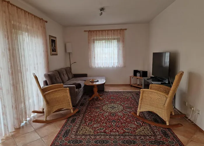 Martha - Ferienhaus, 3 Schlafzimmer, 2 Bis 8 Personen, S-Bahn Nach Berlin, Strausseenaehe, Ruhige Lage