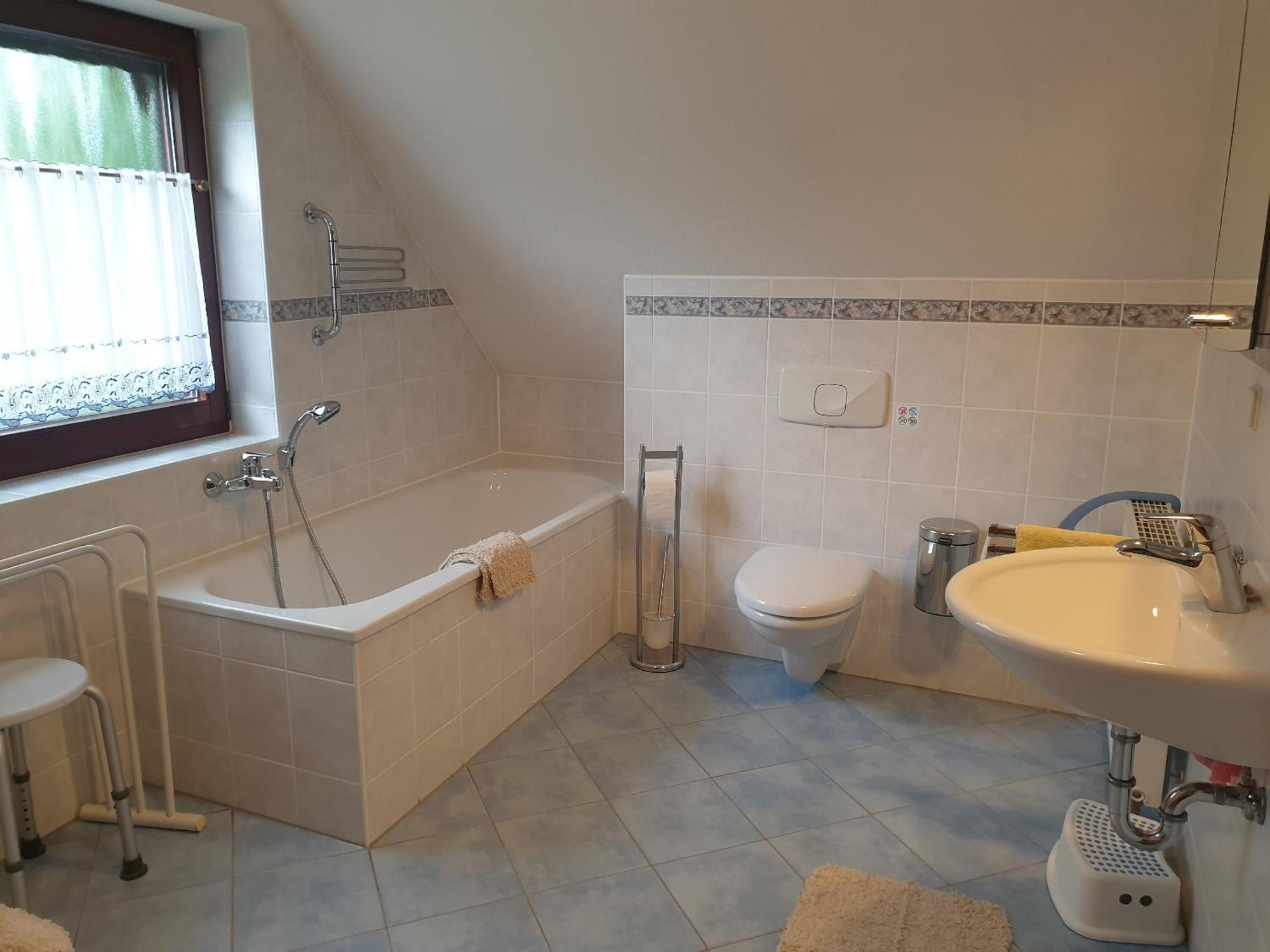 Martha - Ferienhaus, 3 Schlafzimmer, 2 Bis 8 Personen, S-bahn Nach Berlin, Strausseenaehe, Ruhige Lage Apartment